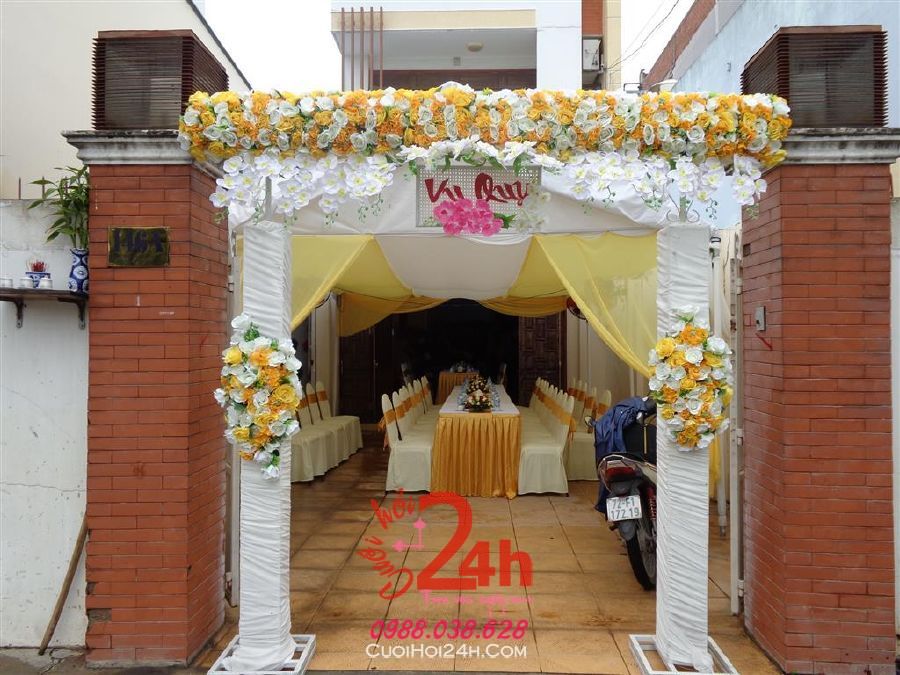 Dịch vụ cưới hỏi 24h trọn vẹn ngày vui chuyên trang trí nhà đám cưới hỏi và nhà hàng tiệc cưới | Cổng cưới hoa vải